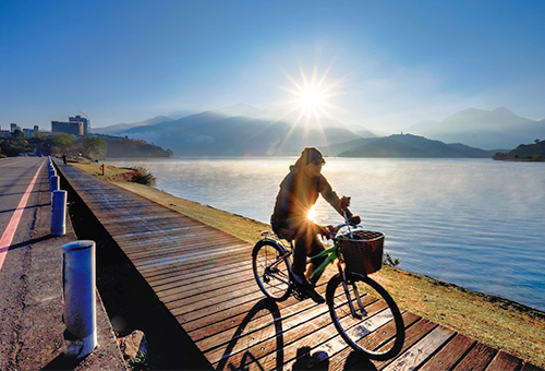 全球十大最美單車道遊湖