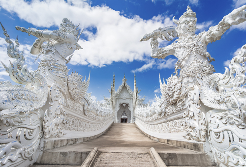 純淨的白色聖地 龍坤廟