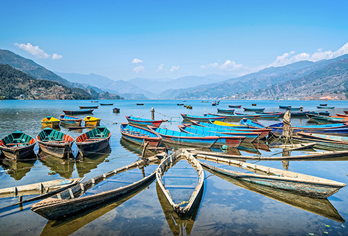 靜享費瓦湖的山水絕景