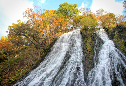 日本百大瀑布之一的Oshinkoshin瀑布