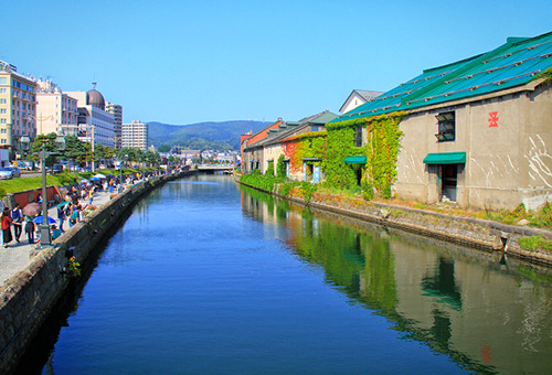 悠閒漫步於小樽運河邊